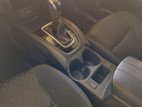 Used 2019 Nissan Rogue S w/ Special Edition Package FWD image 26