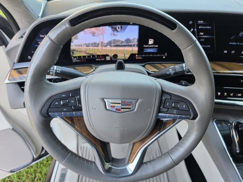 Used 2022 Cadillac Escalade Sport Platinum RWD image 19