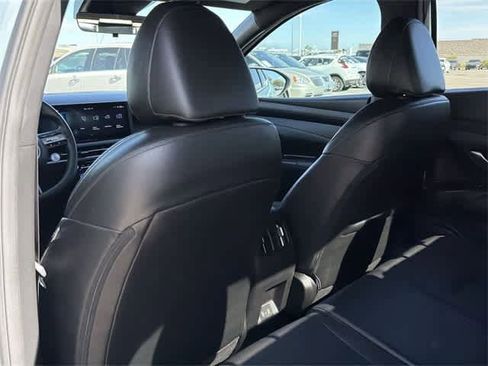 Certified 2025 Hyundai Santa Cruz SEL image 15