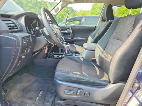 Used 2019 Toyota 4Runner TRD Off-Road AWD/4WD image 4