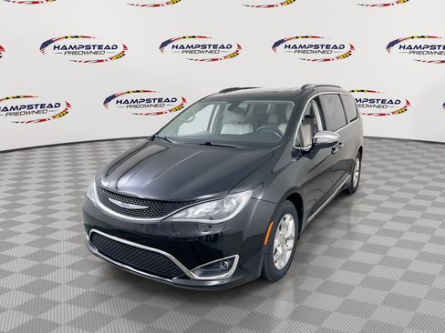Used 2019 Chrysler Pacifica Limited FWD image 1
