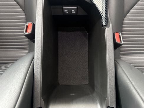 Certified 2022 Toyota Camry SE image 34