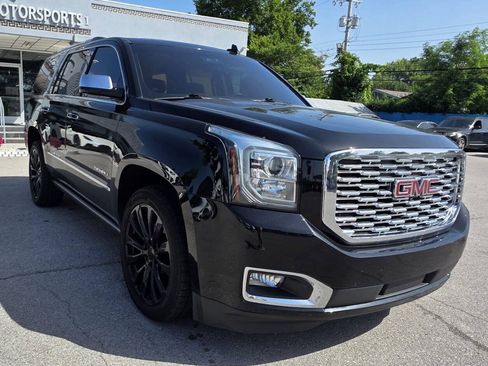Used 2018 GMC Yukon Denali w/ Denali Ultimate Package AWD/4WD image 2