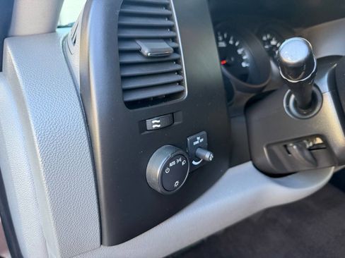 Used 2009 Chevrolet Silverado 1500 LS image 12