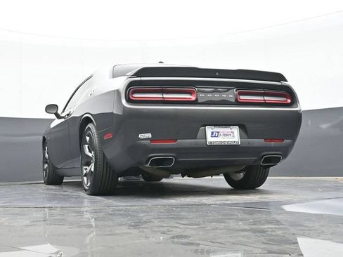 Used 2019 Dodge Challenger R/T RWD image 40