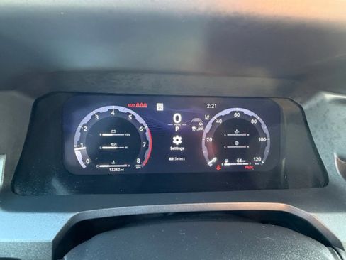 Used 2025 Toyota Tacoma TRD Off-Road AWD/4WD image 21