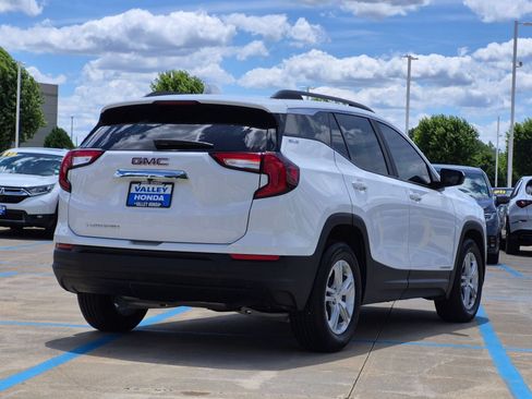 Used 2023 GMC Terrain SLE w/ Driver Convenience Package FWD image 6