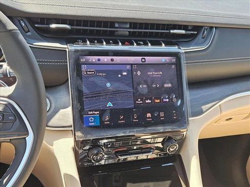 New 2025 Jeep Grand Cherokee L Limited image 12