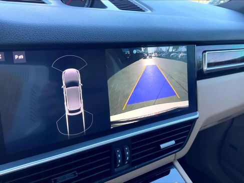 Used 2019 Porsche Cayenne image 25