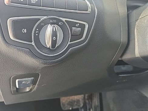 Used 2019 Mercedes-Benz GLC 350e 4MATIC image 15