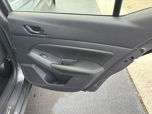 Used 2025 Nissan Altima 2.5 SV FWD image 15