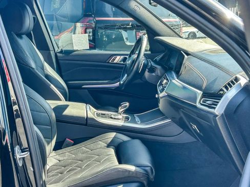Used 2023 BMW X5 xDrive40i w/ Parking Assistance Package AWD/4WD image 17
