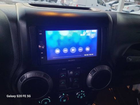 Used 2014 Jeep Wrangler Unlimited Sport w/ Quick Order Package 24S image 14