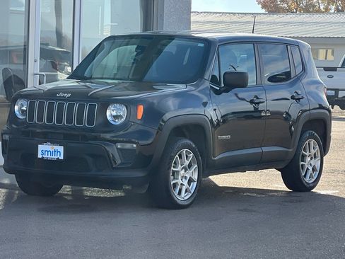 Used 2023 Jeep Renegade Latitude AWD/4WD image 9