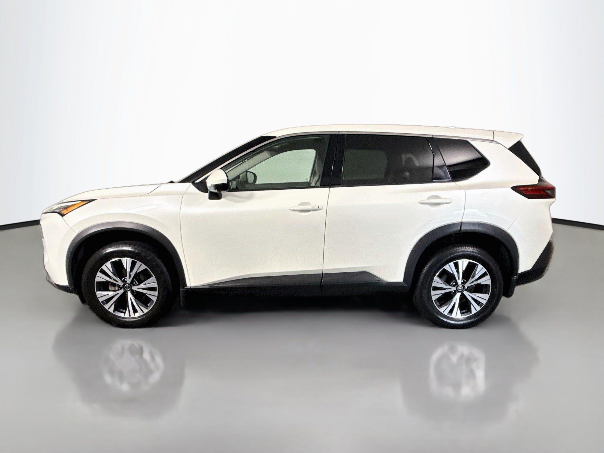 Used 2021 Nissan Rogue SV AWD/4WD image 6