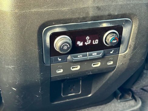 Used 2021 Chevrolet Tahoe High Country w/ Premium Package image 22