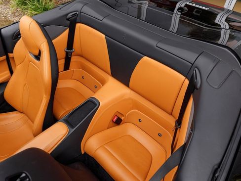 Used 2019 Ferrari Portofino RWD image 21