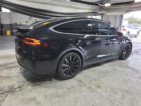 Used 2018 Tesla Model X P100D image 6