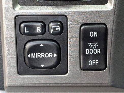 Used 2014 Toyota Sequoia Platinum AWD/4WD image 25