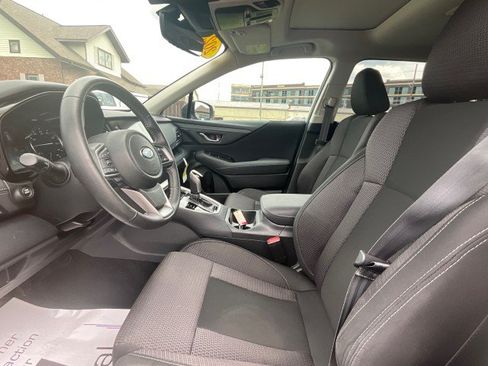 Used 2025 Subaru Outback Premium w/ Popular Package #1A AWD/4WD image 28