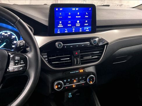 Used 2022 Ford Escape SE w/ Cold Weather Package image 18