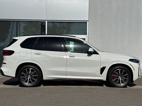 Used 2026 BMW X5 xDrive40i w/ M Sport Package image 3