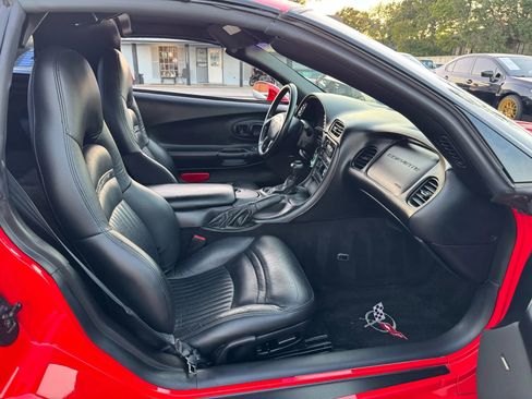 Used 2000 Chevrolet Corvette Coupe 2D w/ Roof Pkg image 27
