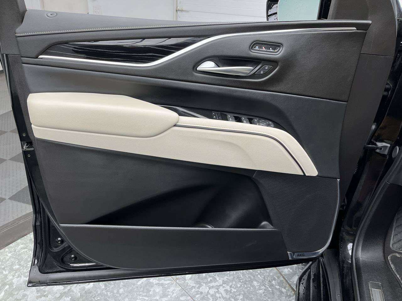 Certified 2023 Cadillac Escalade Sport w/ LPO, ONYX Package AWD/4WD image 9