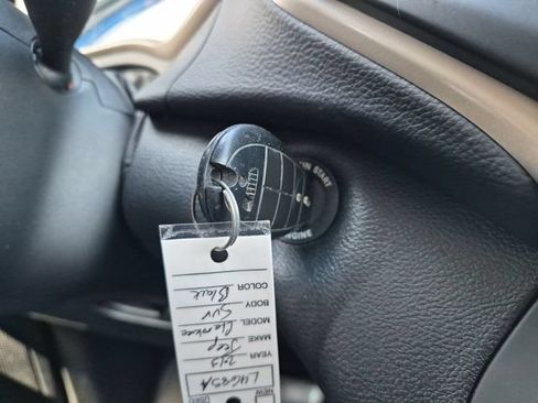 Used 2015 Jeep Cherokee Latitude FWD image 18