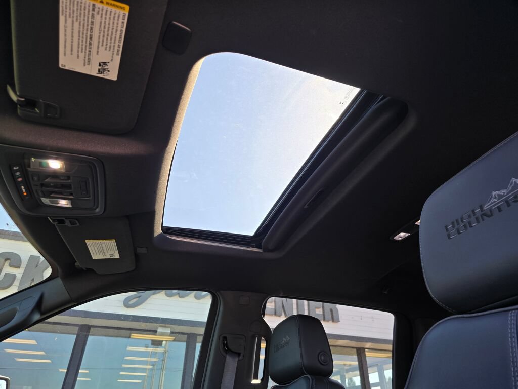 Used 2021 Chevrolet Silverado 1500 High Country AWD/4WD image 21