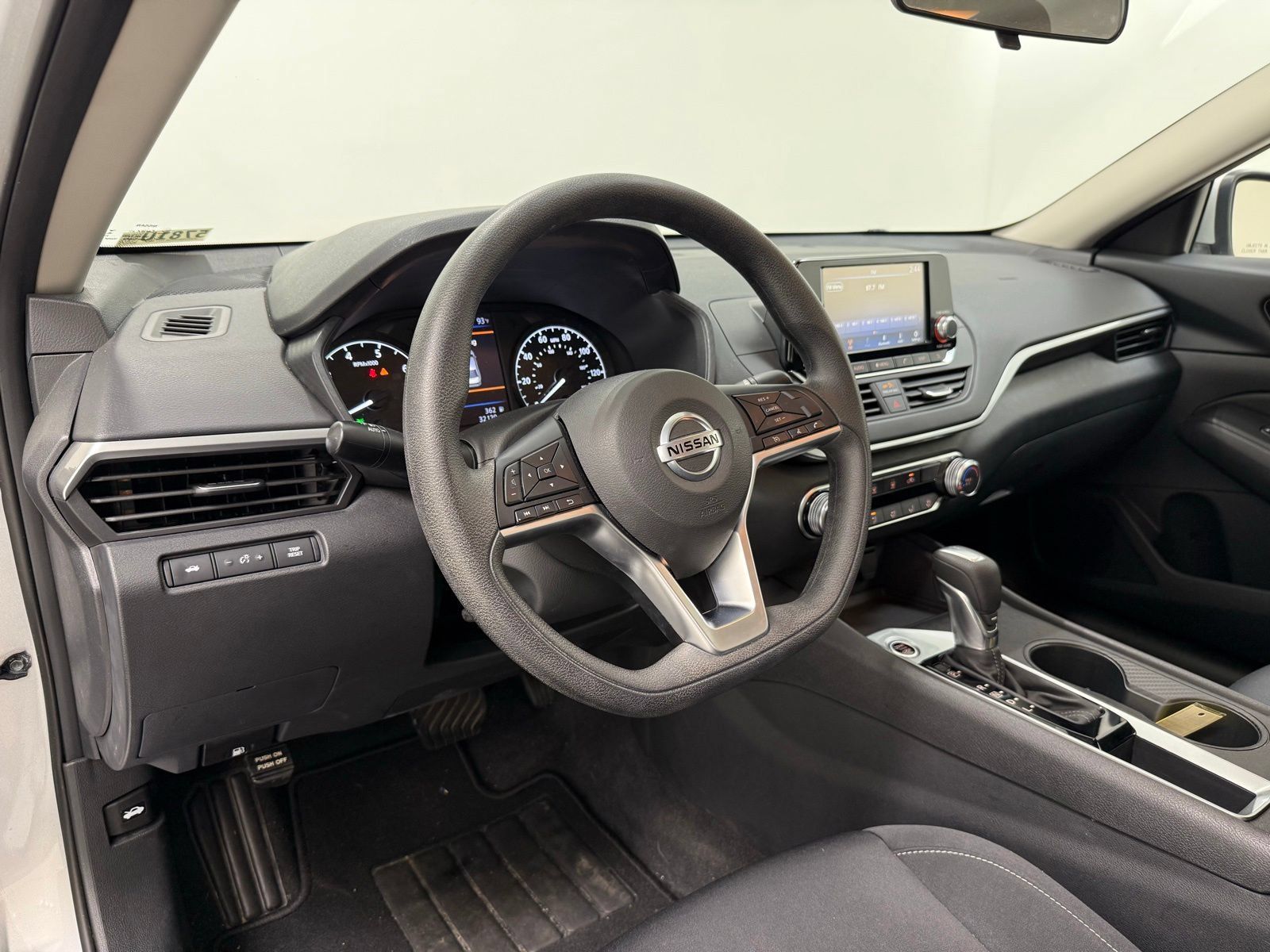 Used 2022 Nissan Altima 2.5 S FWD image 9