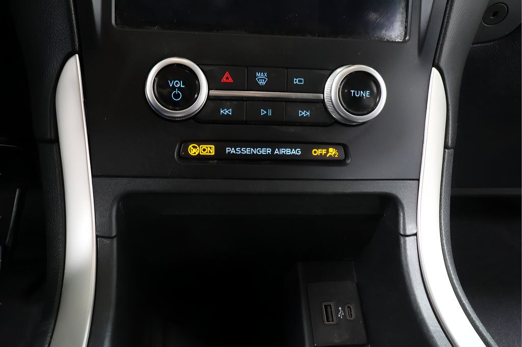 Used 2024 Ford Edge SEL w/ Convenience Package AWD/4WD image 12