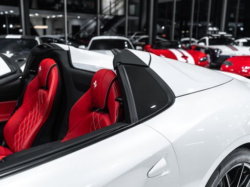 Used 2023 Ferrari 812 GTS RWD image 42