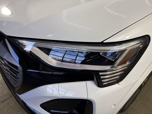 Used 2024 Audi Q8 e-tron Premium Plus image 28