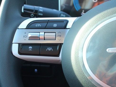 Used 2025 Hyundai Tucson SE image 27