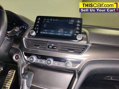 Used 2018 Honda Accord Sport image 19