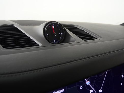 Used 2023 Porsche Cayenne image 25