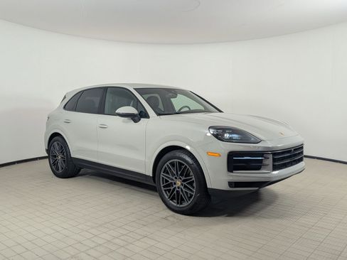 Certified 2024 Porsche Cayenne AWD/4WD image 7