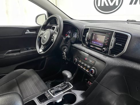 Used 2018 Kia Sportage LX AWD/4WD image 17