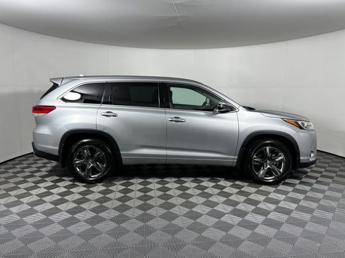 Used 2018 Toyota Highlander Limited Platinum AWD/4WD image 4