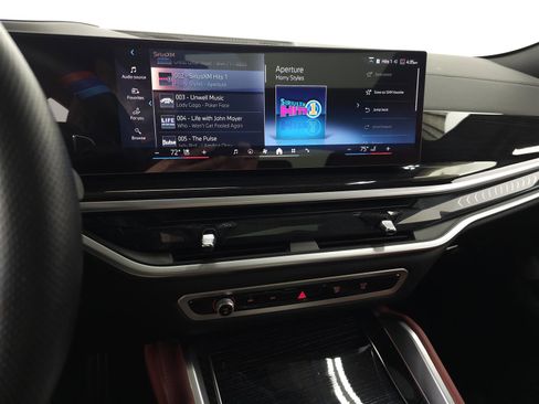 Used 2025 BMW X6 xDrive40i w/ Climate Comfort Package image 26