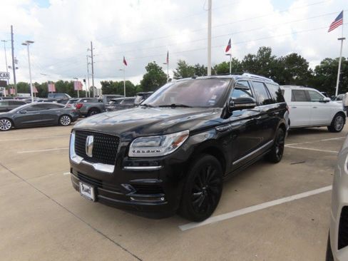 Used 2020 Lincoln Navigator Reserve w/ Equipment Group 208A Reserve AWD/4WD image 2