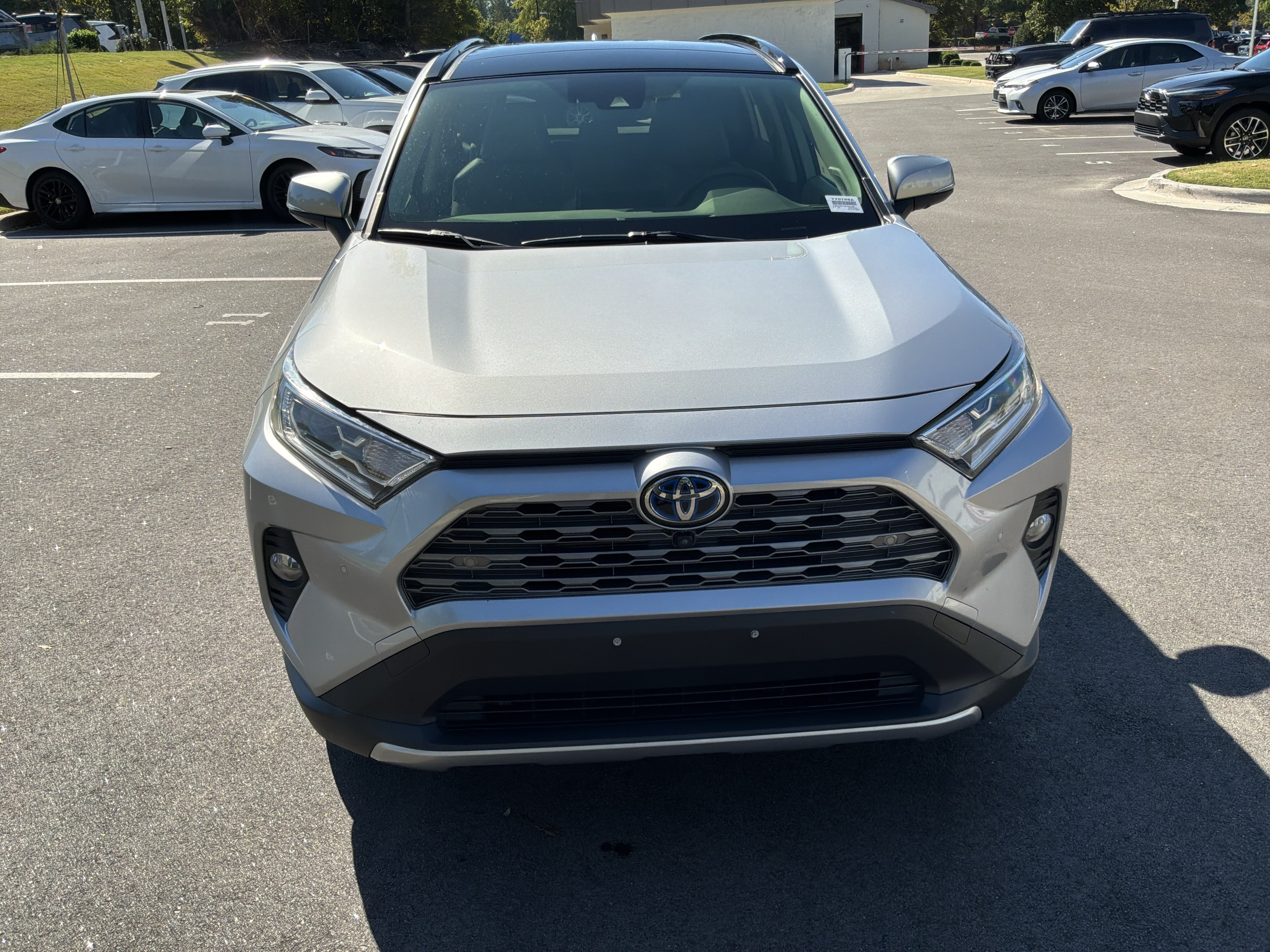 Used 2019 Toyota RAV4 Limited AWD/4WD image 3