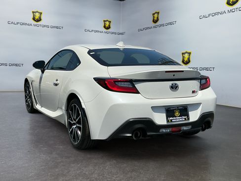 Used 2022 Toyota GR86 w/ ALL Weather Mat Package (TMS) RWD image 7