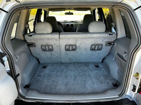 Used 2005 Jeep Liberty Sport AWD/4WD image 6