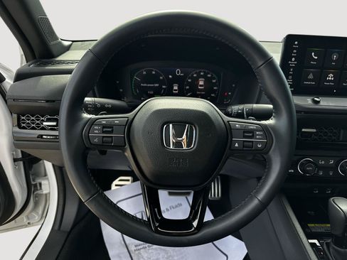 Used 2025 Honda Accord Sport image 16