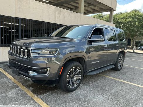 Used 2022 Jeep Wagoneer Series III w/ Convenience Group I AWD/4WD image 4