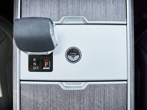 Used 2024 Land Rover Range Rover SE image 59