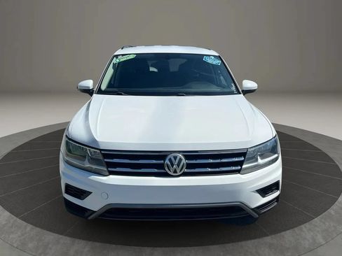 Used 2019 Volkswagen Tiguan SE FWD image 2