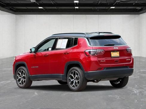 Certified 2025 Jeep Compass Limited AWD/4WD image 3